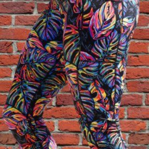 CVG Tropic Like Its Hot Capri Leggings S